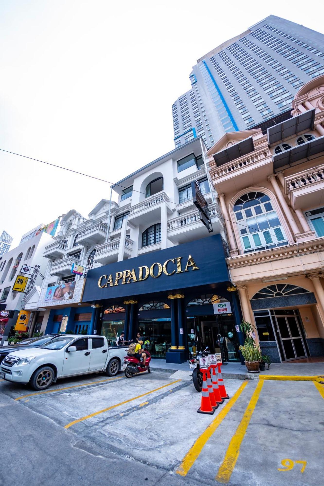 Kiwi Capsule Hotel Bangkok Buitenkant foto
